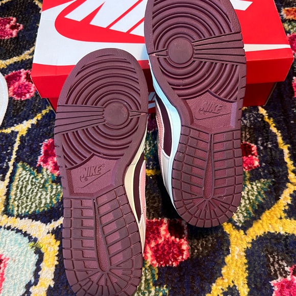 VNDS Nike Valentine Dunks 2023 W9 - Picture 5 of 7
